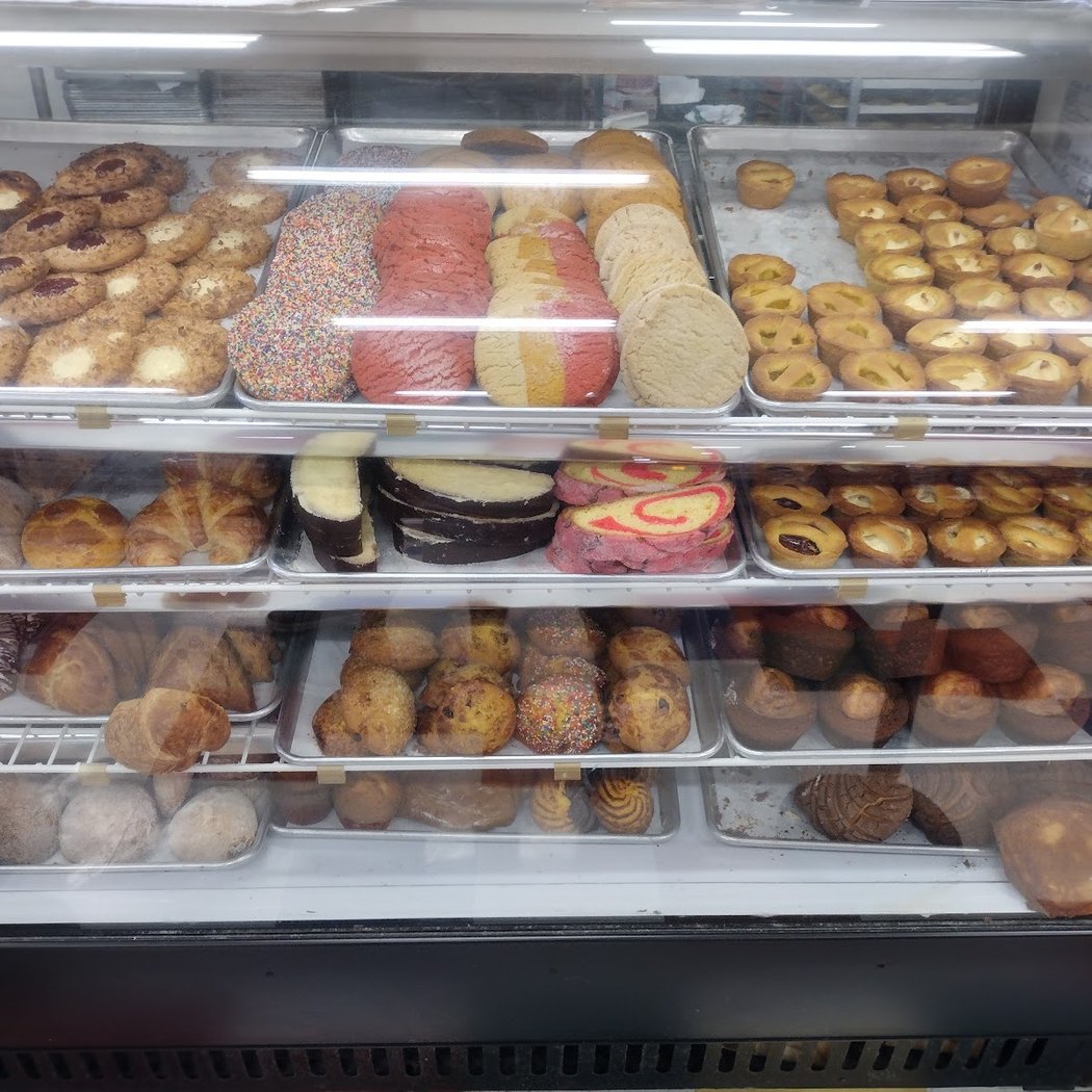 La Reyna Bakery 2