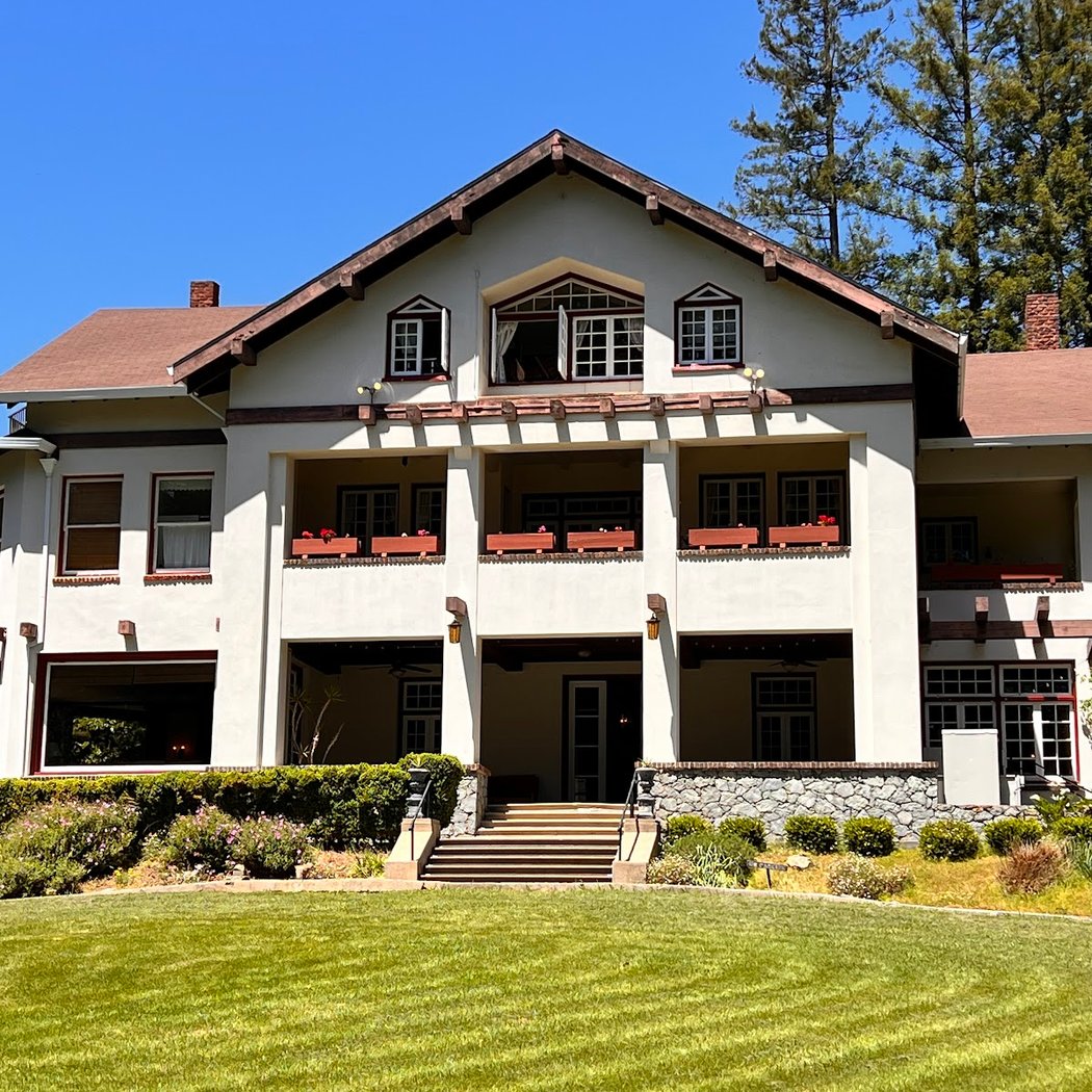Ralston White Retreat 4
