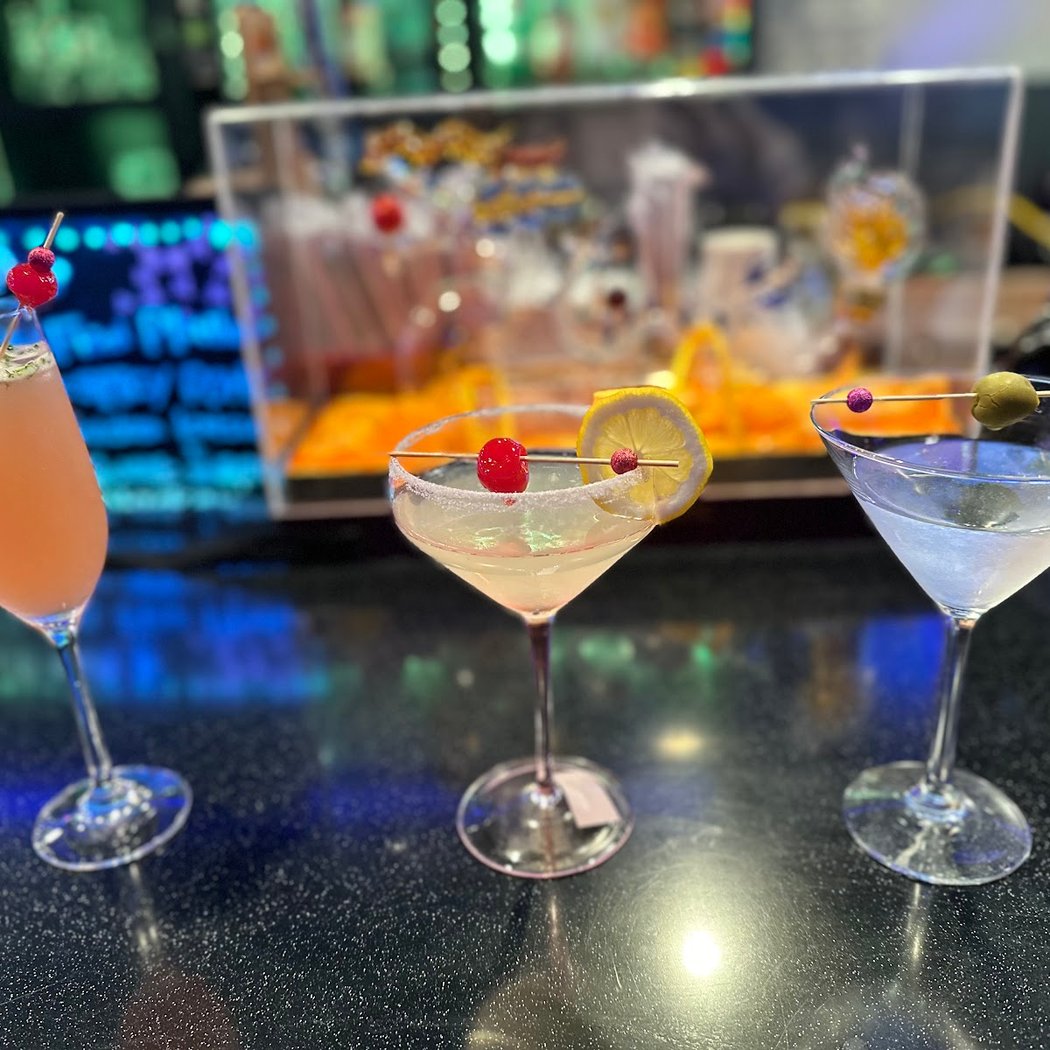 EMA Karaoke & Bar 1