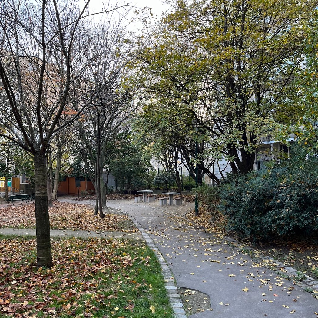 square du Petit Bois 2