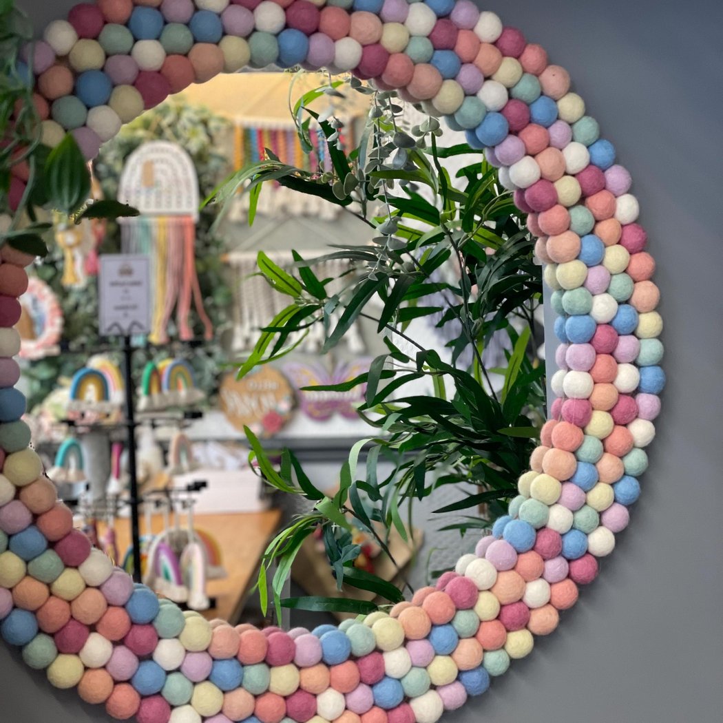 Pom Pom Mirror Night 3