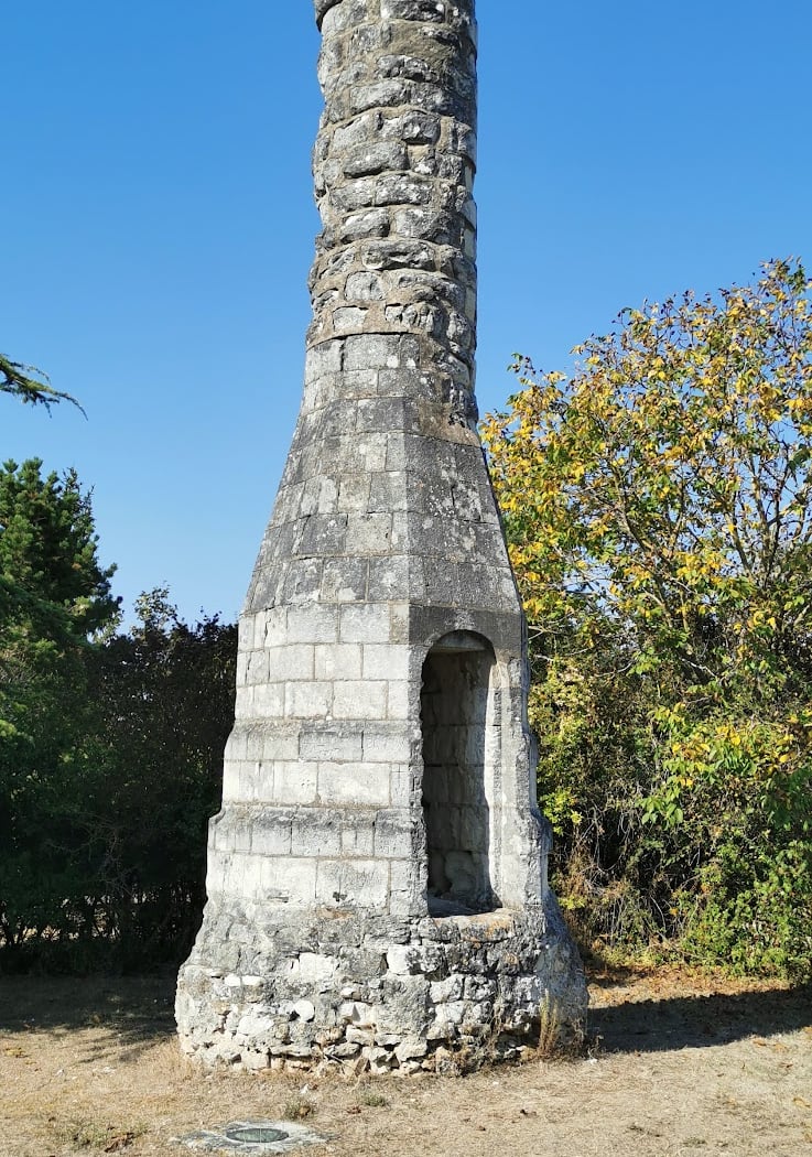 Lanterne des Morts d'Estrées 2