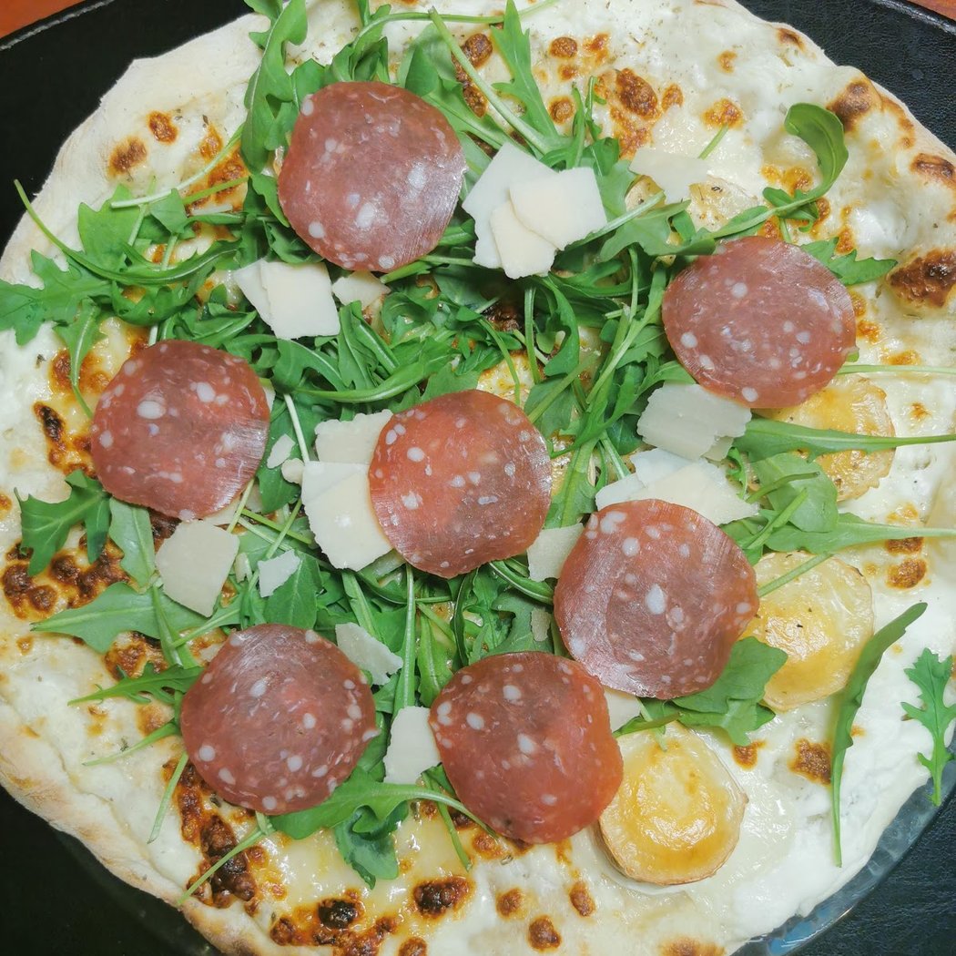 Camion Pizza MAK'UISINE 1