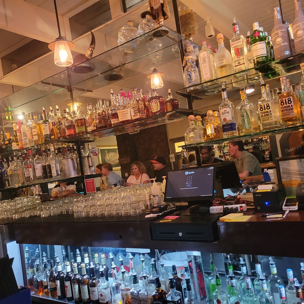 Viking Cocktail Lounge 2