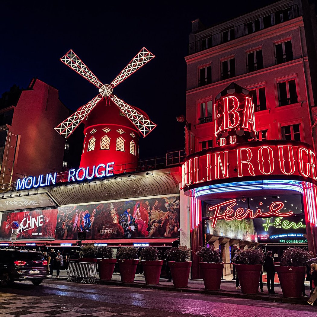 Moulin Rouge Cabaret 1