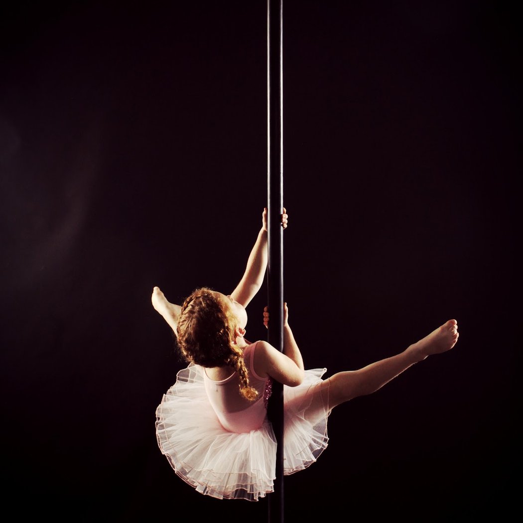 Flying Harmony Pole Dance 04 2