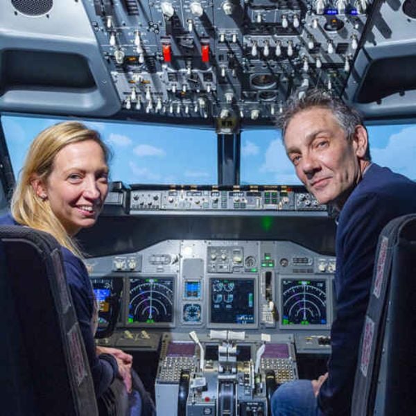AviaSim Paris - Flight simulator 2