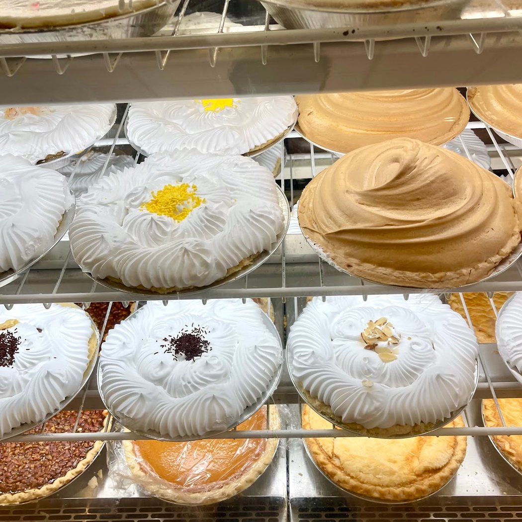 Nation's Giant Hamburgers & Great Pies 3