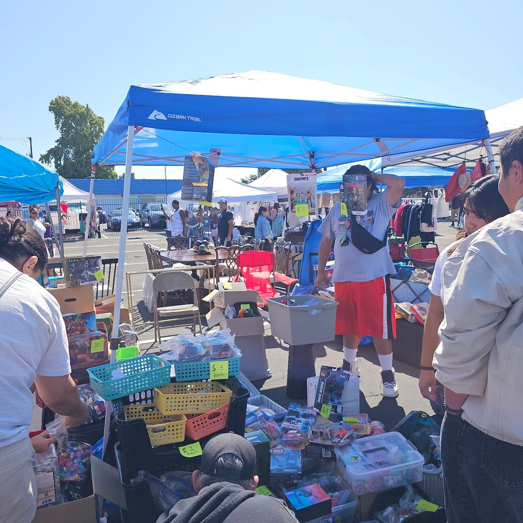 Good Neighbor Marketplace 3
