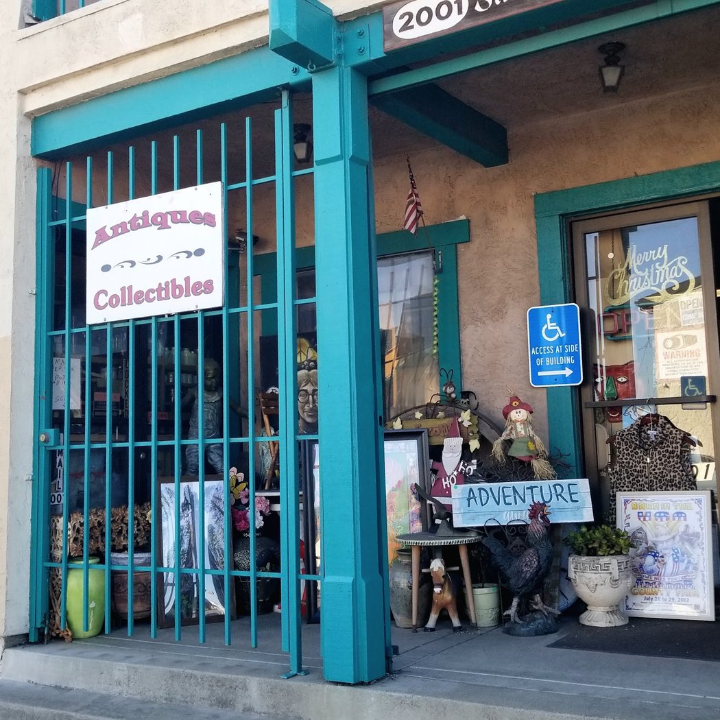 Ken's Antiques 1