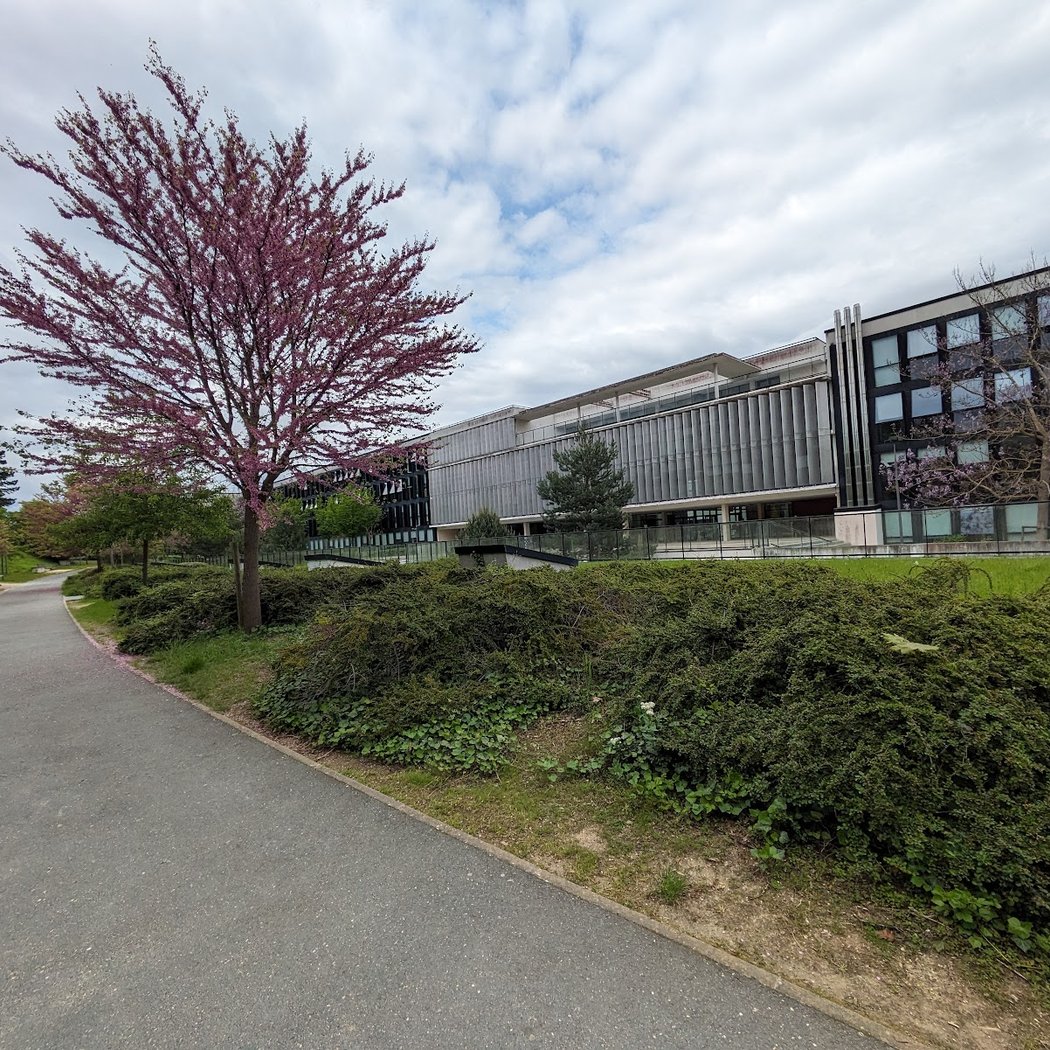 Richelieu High School 2