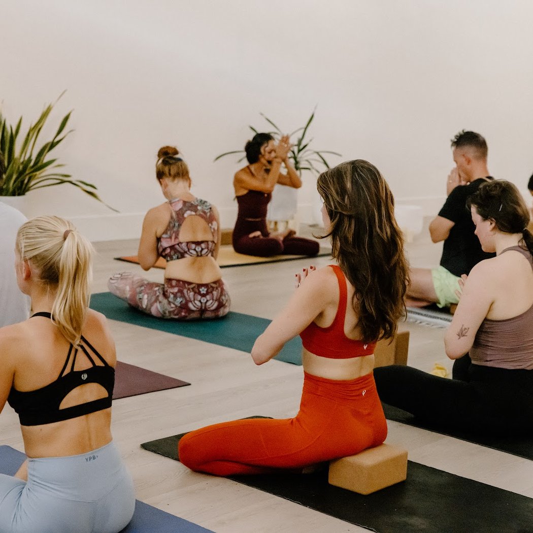 Metta Mingle - Yoga and Singles Mixer with Gillian Confair 5