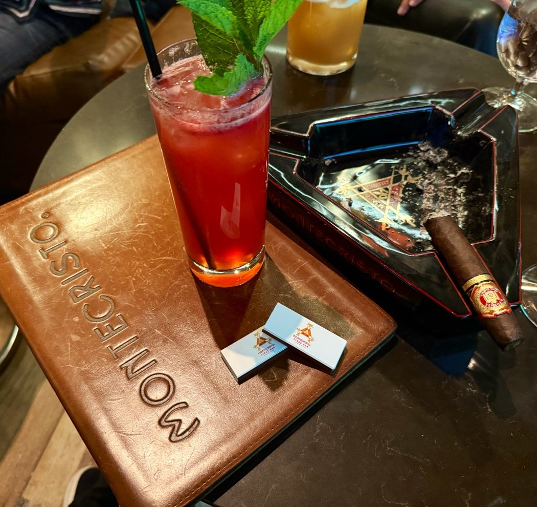 Montecristo Cigar Bar 1