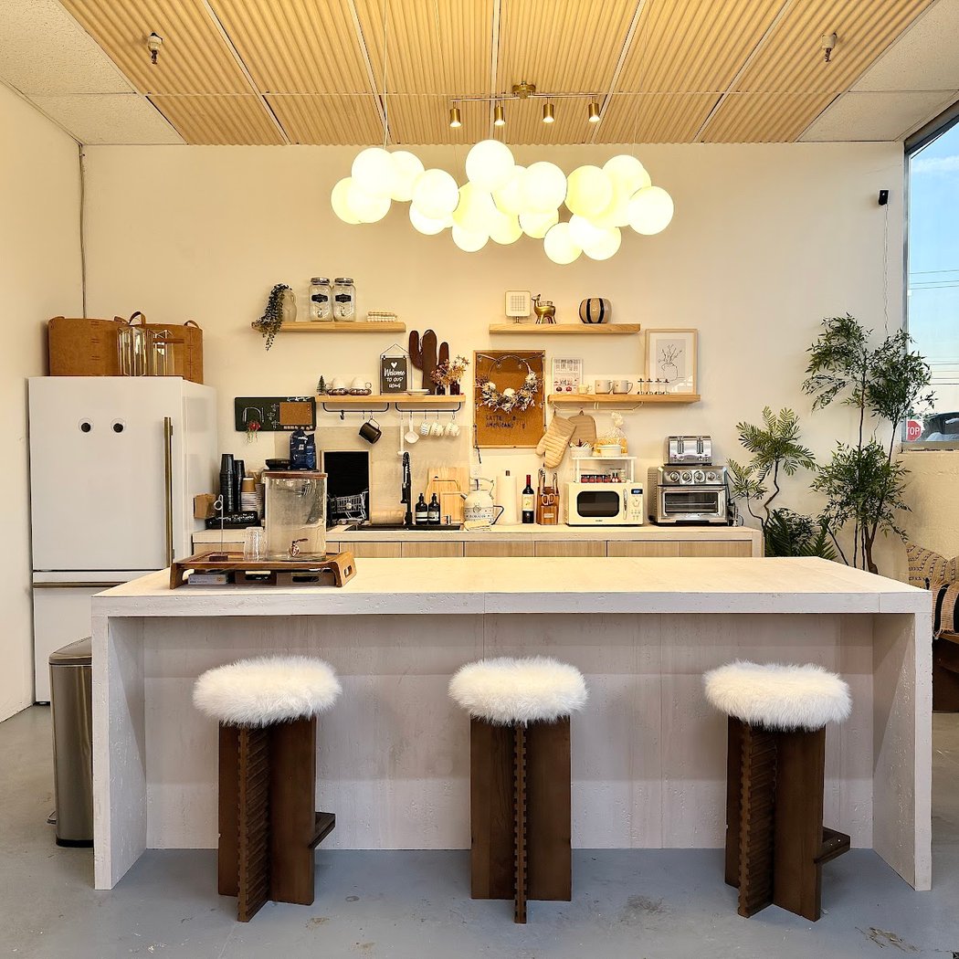 Bonjour! Life Space. 1