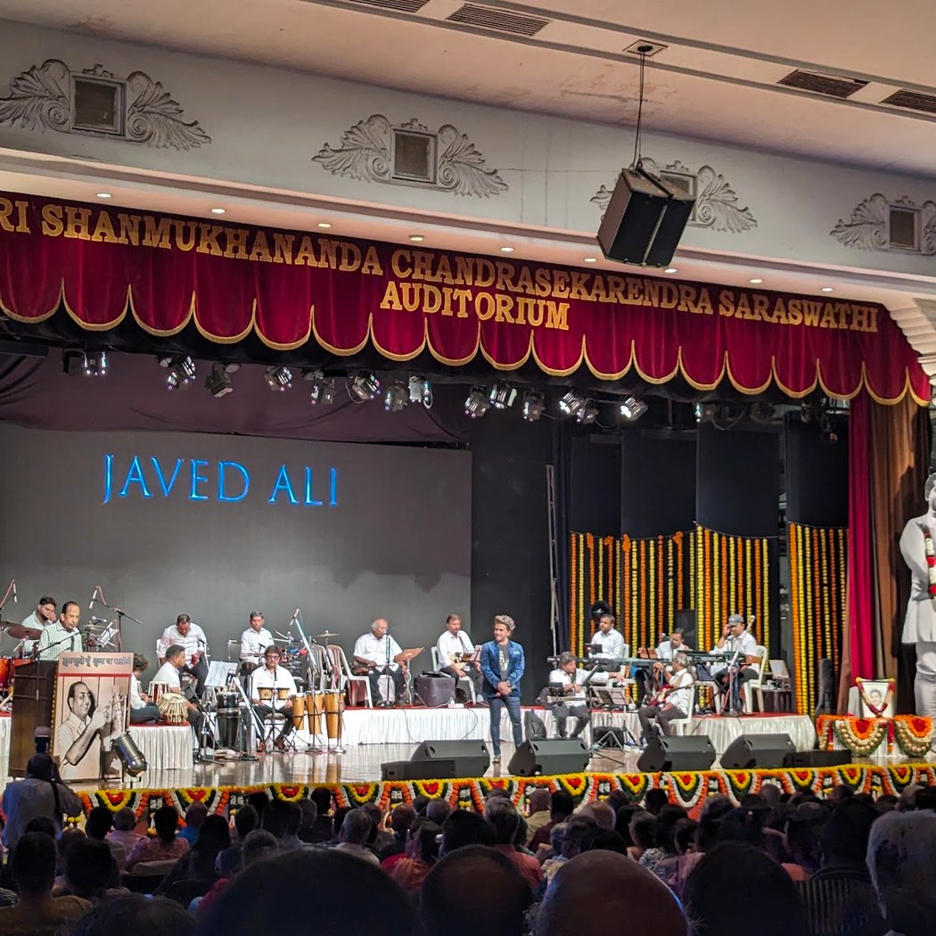 Sri Shanmukhananda Fine Arts & Sangeetha Sabha 1