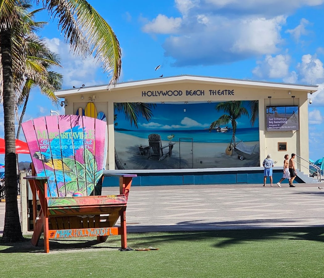 Hollywood Beach Theater and Plaza 2