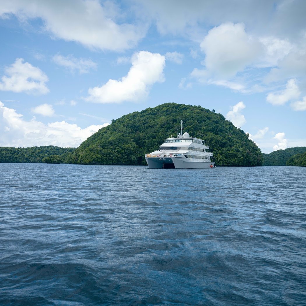 Four Seasons Explorer, Palau - Cruising Resort 2