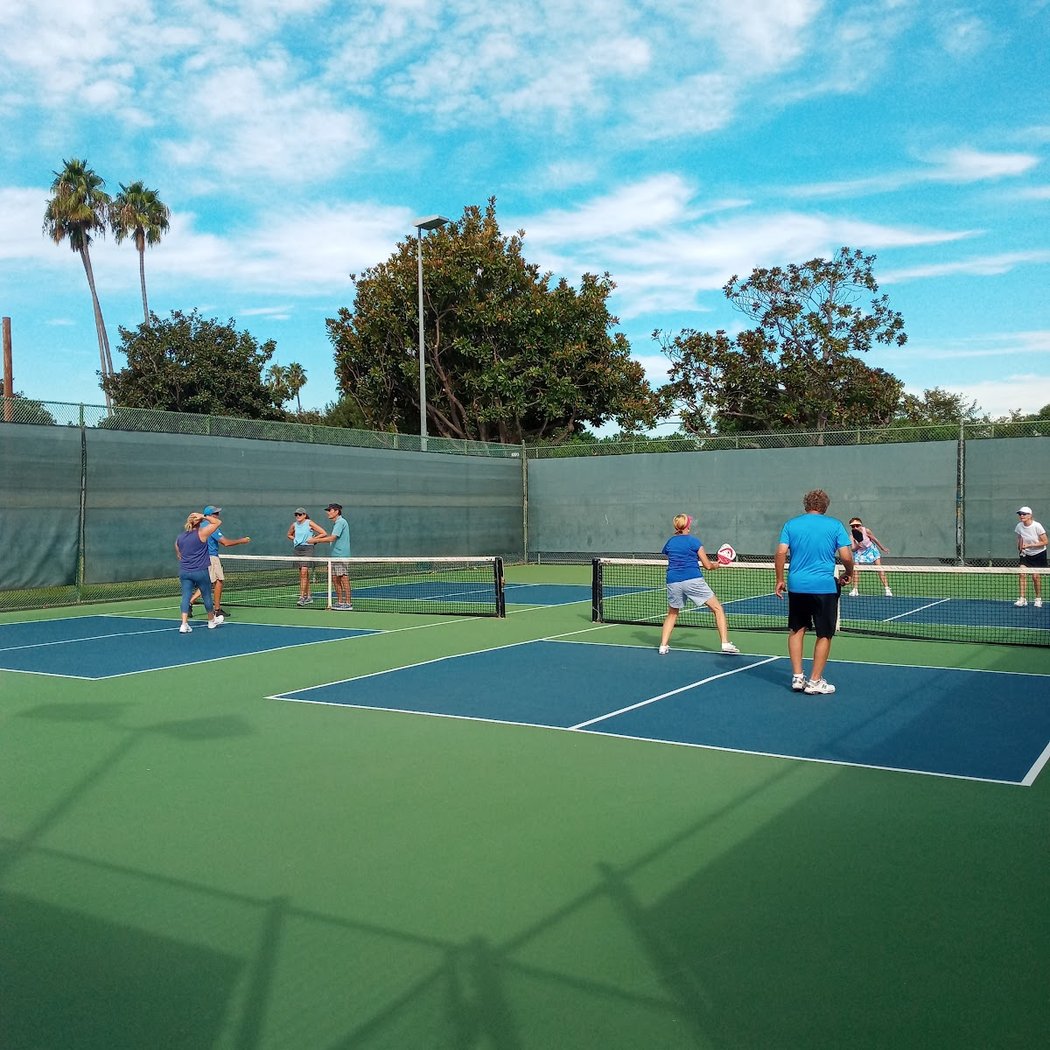 Manhattan Heights Park-Basketball Courts 1
