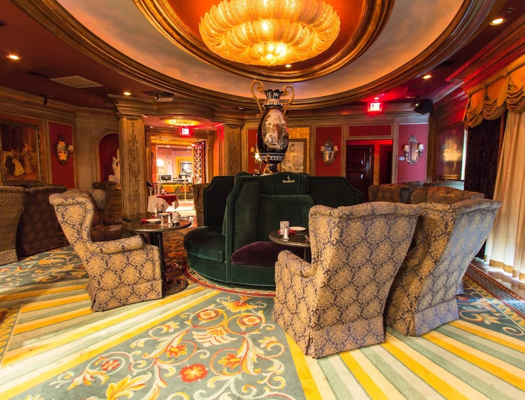 Treasures Gentlemen's Club & Steakhouse 1