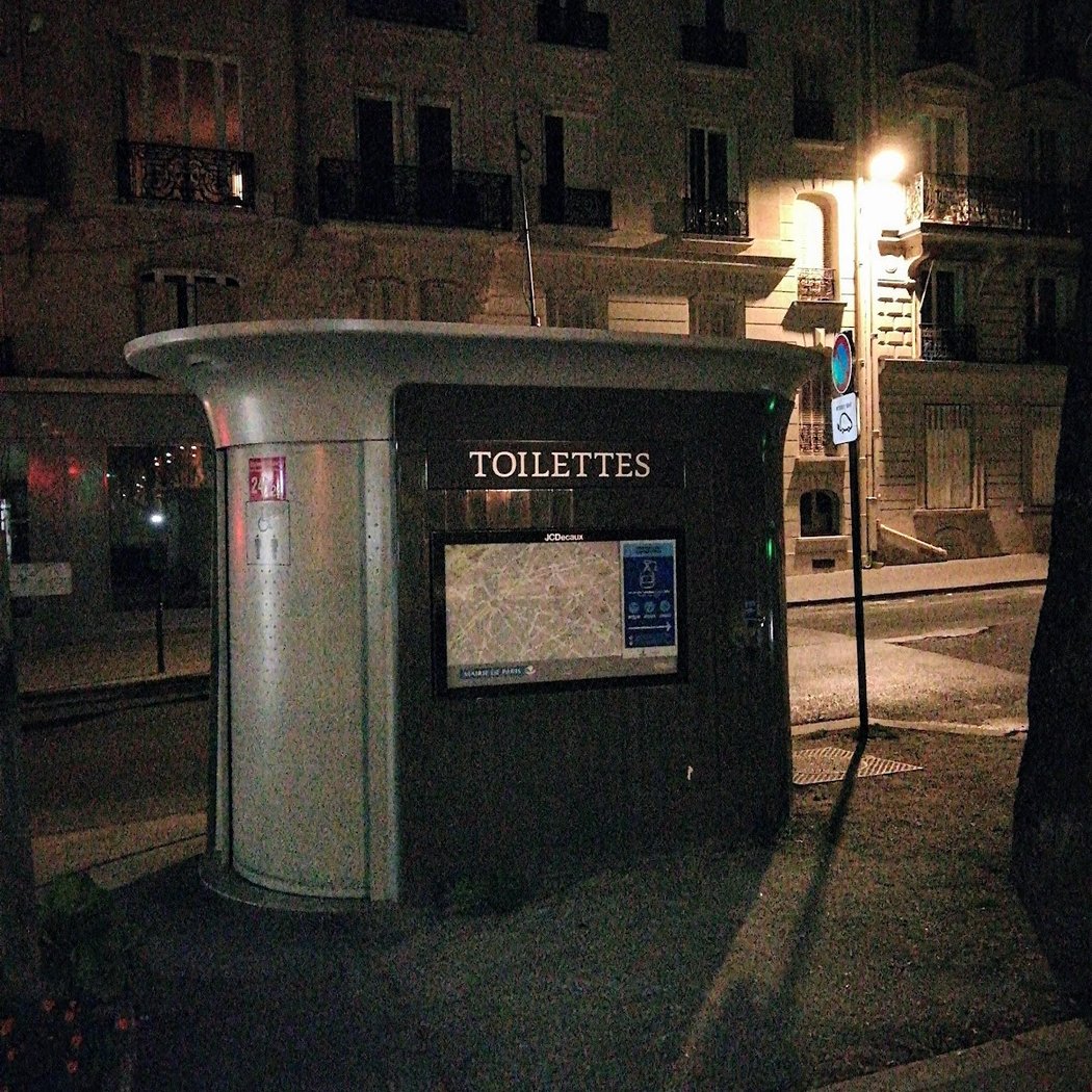 Toilettes publiques 3