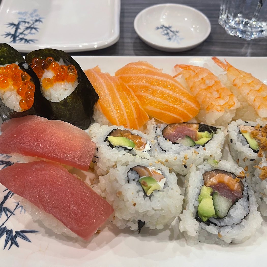 Sushi buffet - Restaurant de sushi Paris 10 1