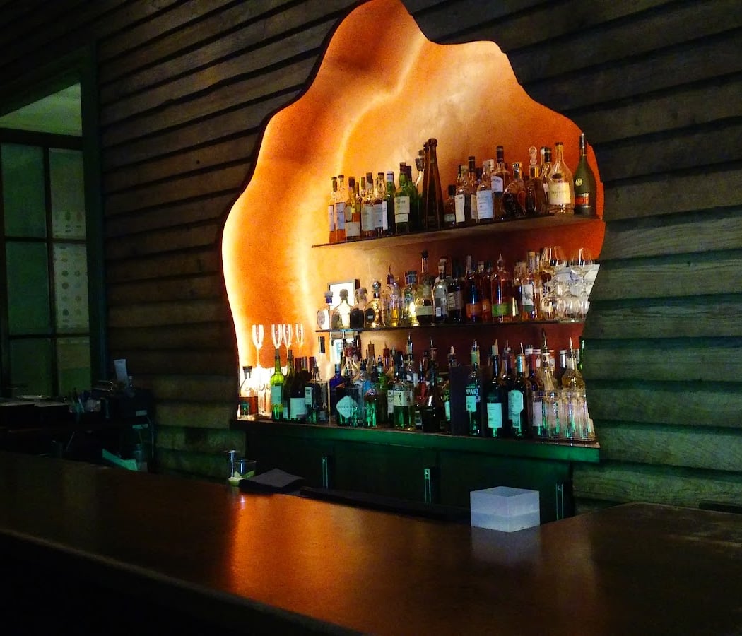 Rose Bar 2