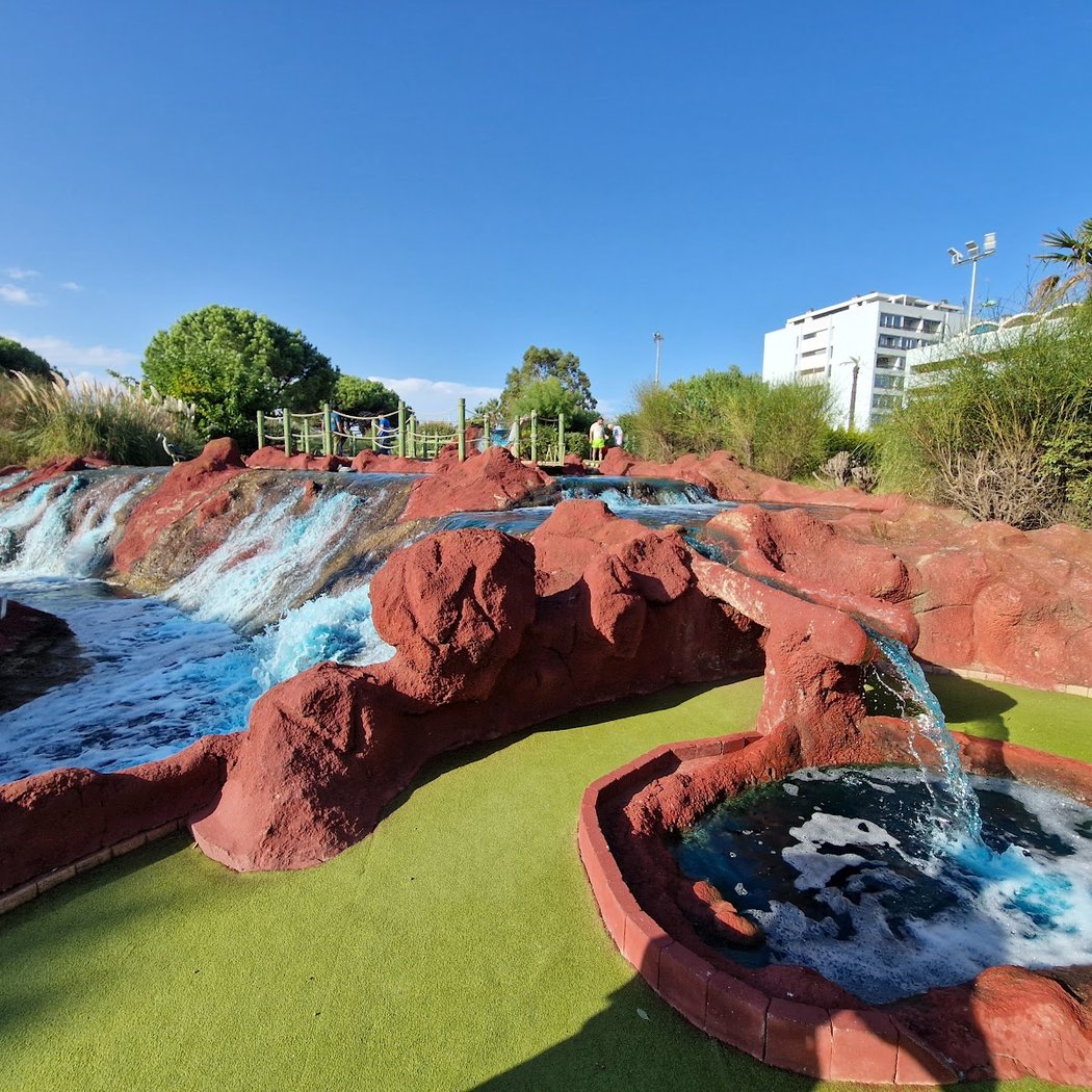 Tropical Golf La Platja de Sant Cebrià 2