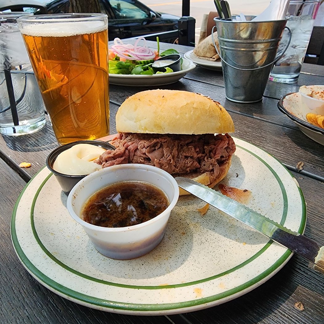 LakeHouse Pub 1