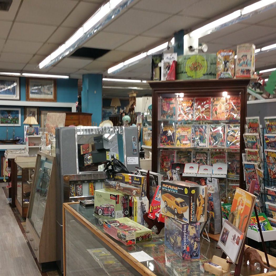 Saugerties Antiques Center 3