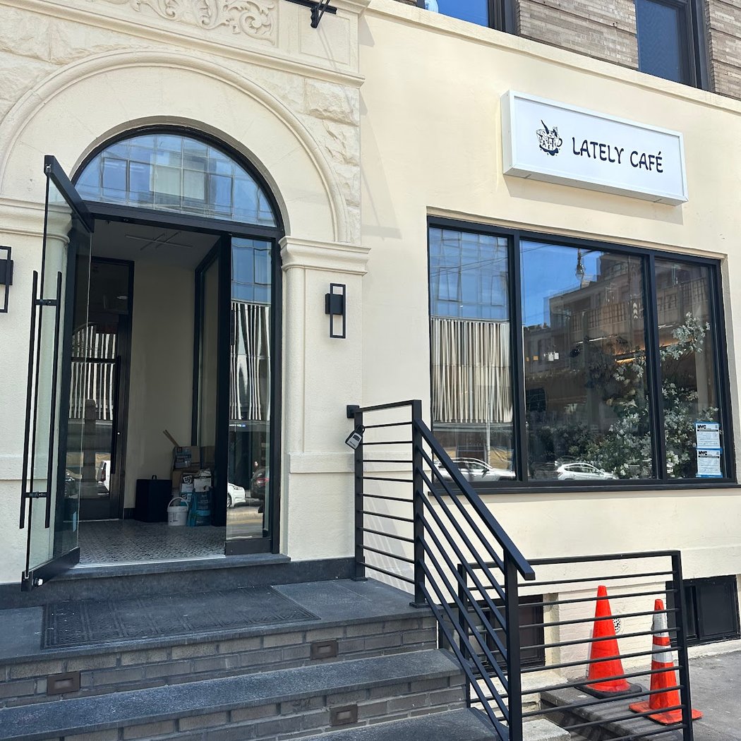 Lately Café/Bistro/Bar 3