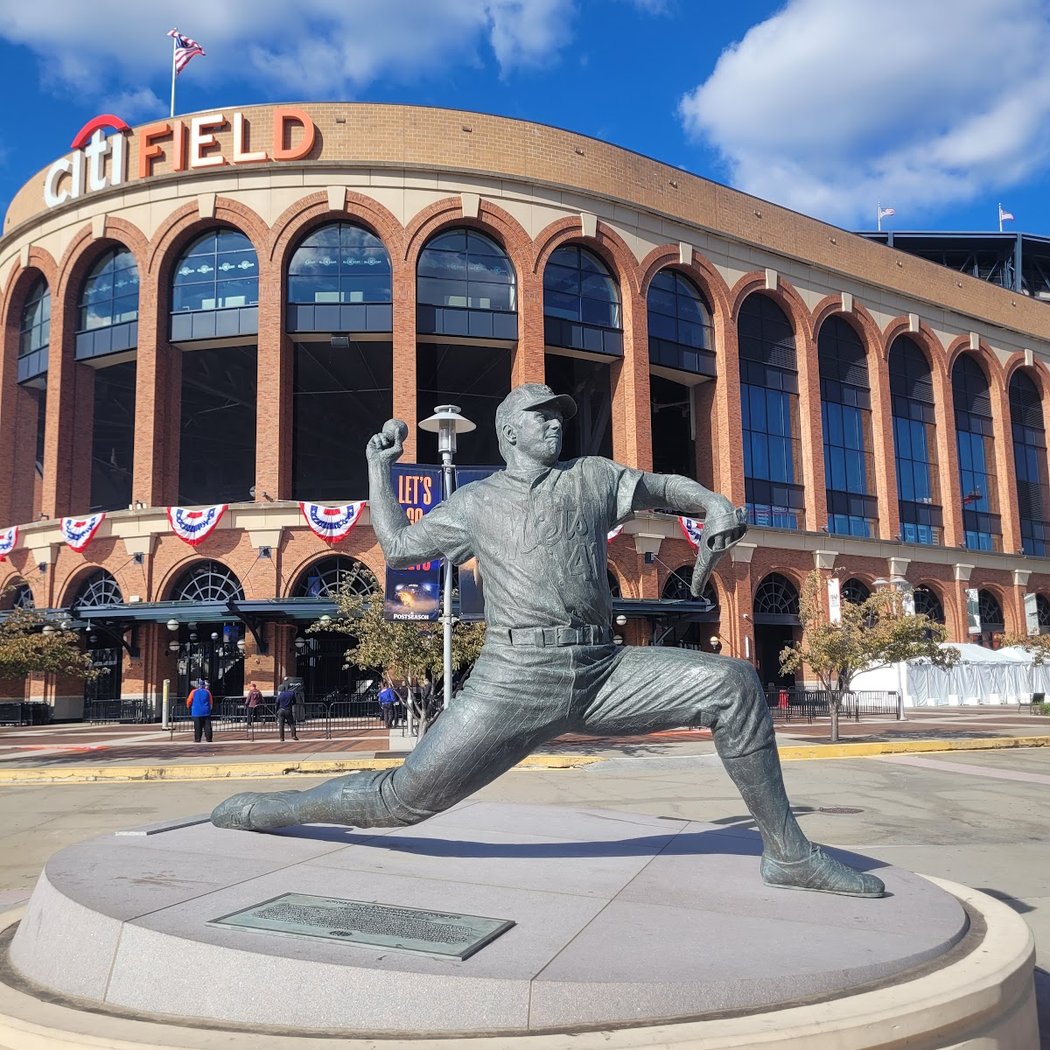 Mets Plaza 2