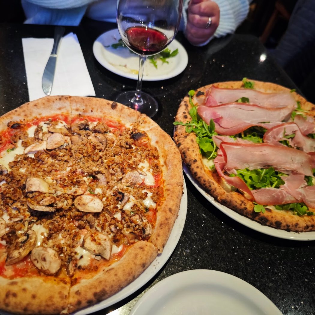 Napoletana Pizzeria 3