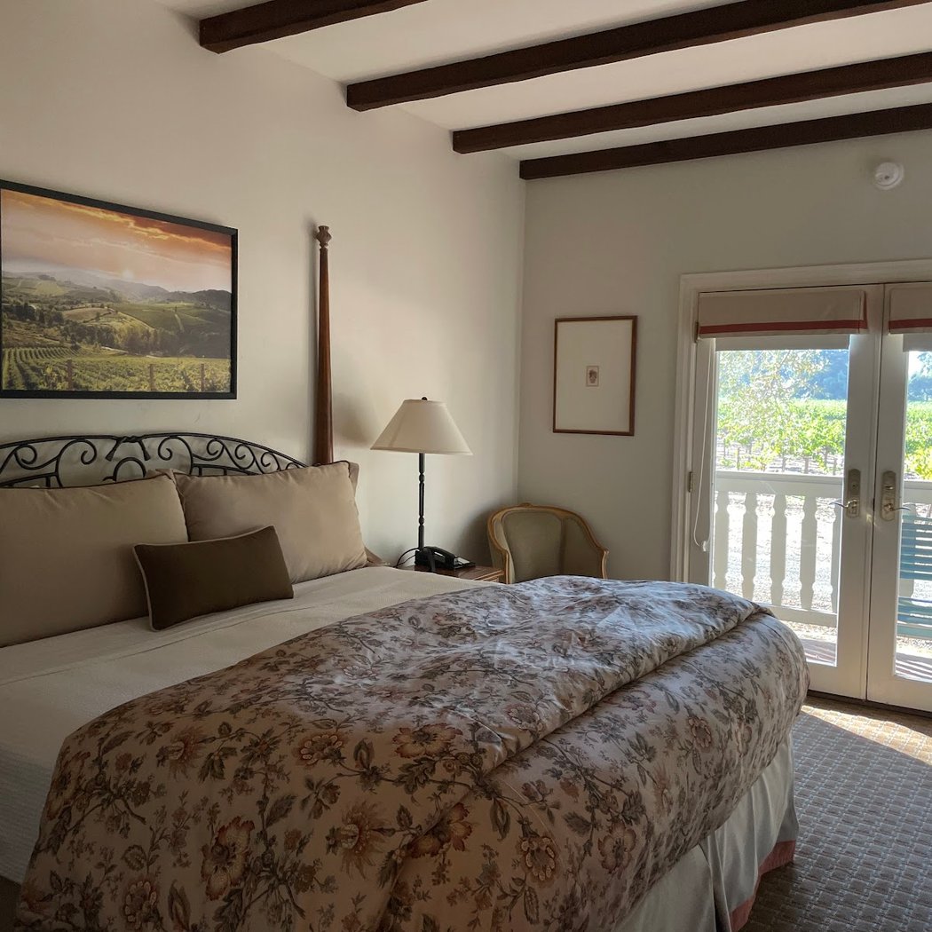 Vineyard Country Inn 2