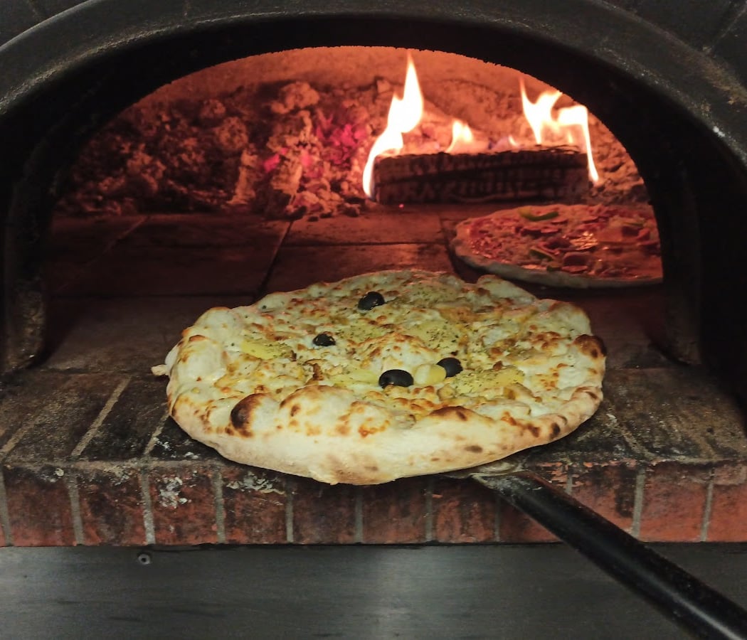 CHM PIZZA - food truck 3