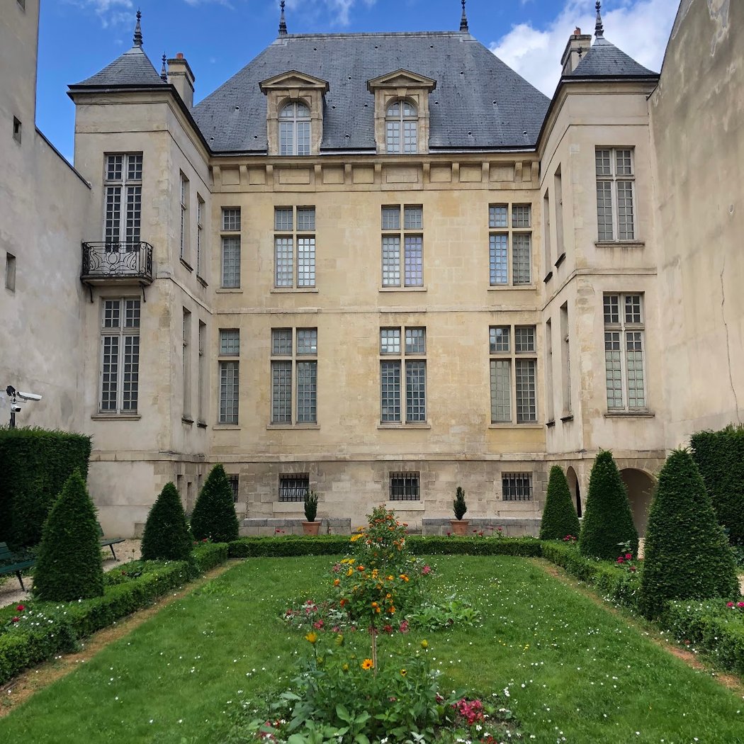 Take in the Charm of Rue Vieille du Temple 3