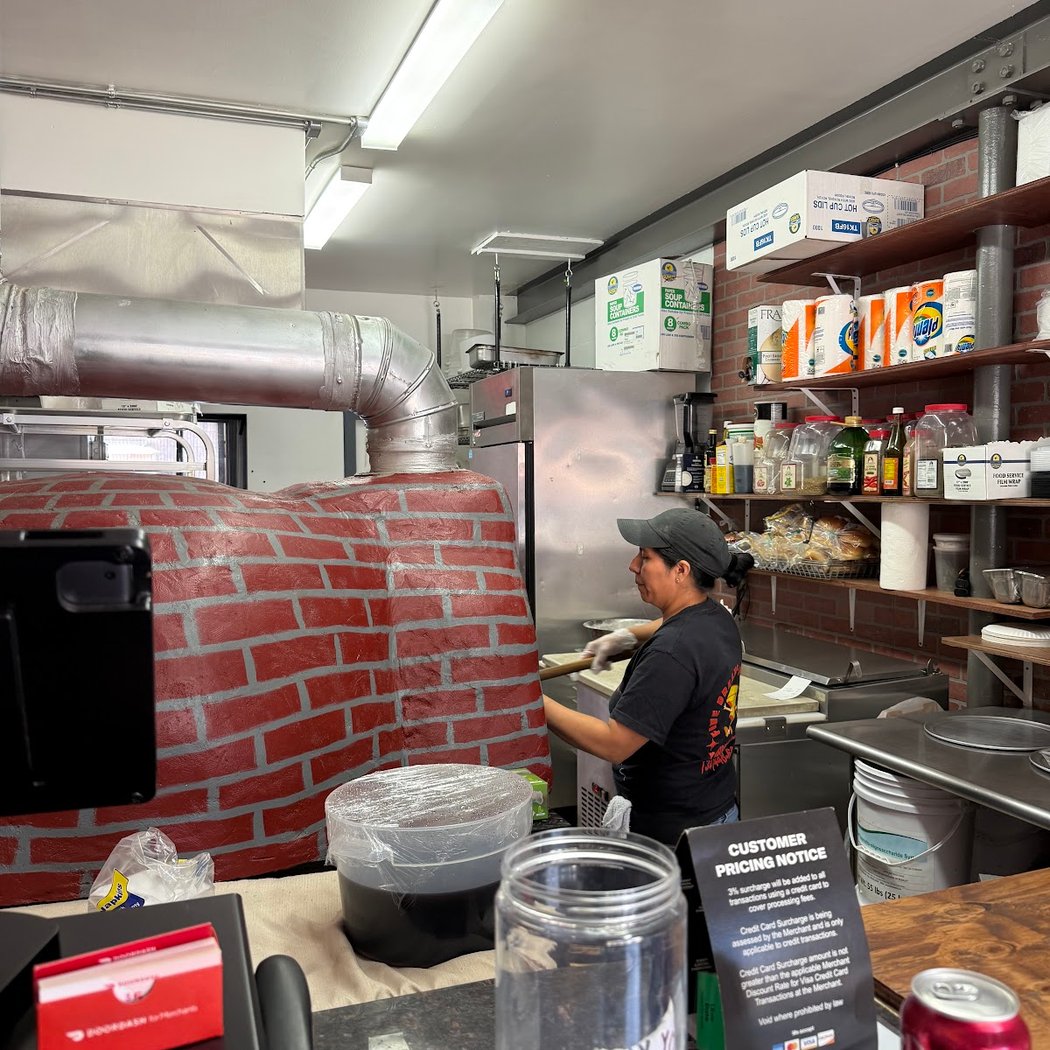 Five Dreams Pizzeria y Antojitos 2