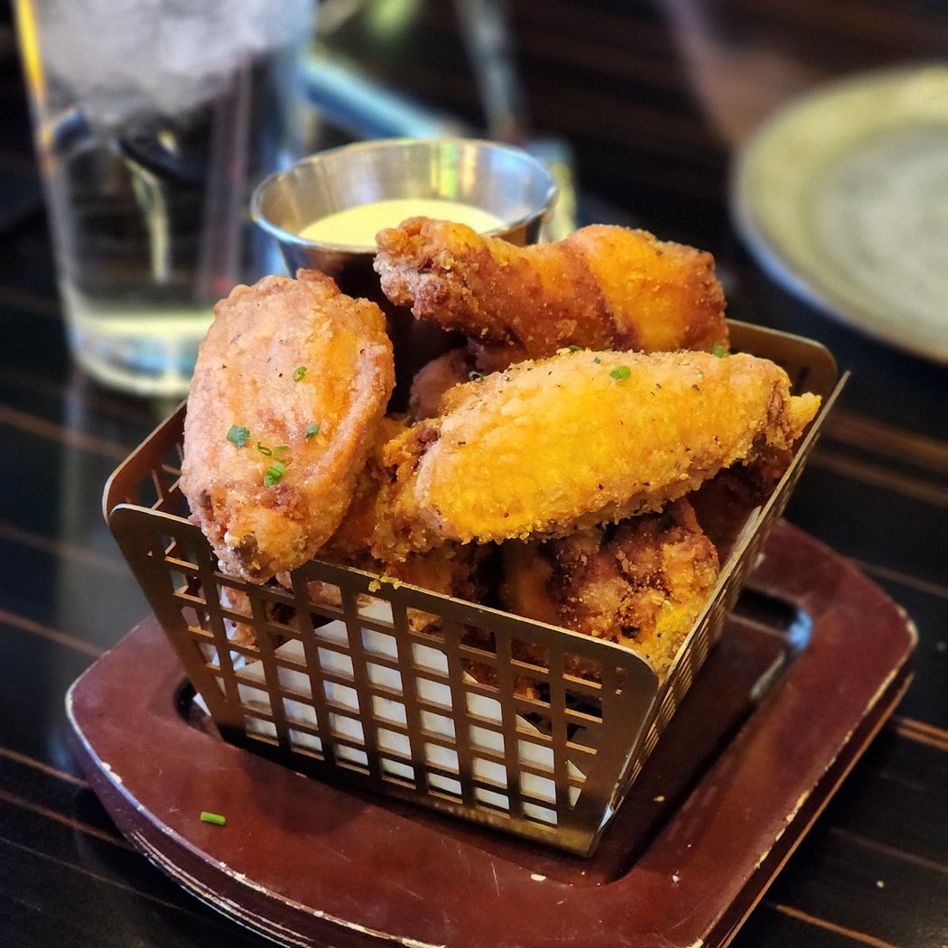 Flanker Kitchen + Sports Bar 4