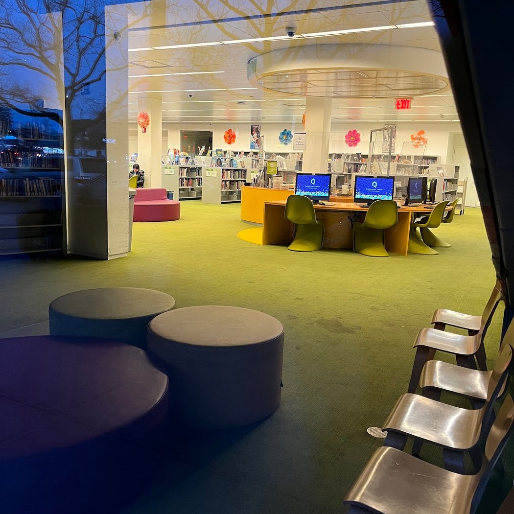 Queens Public Library at Kew Gardens Hills 2