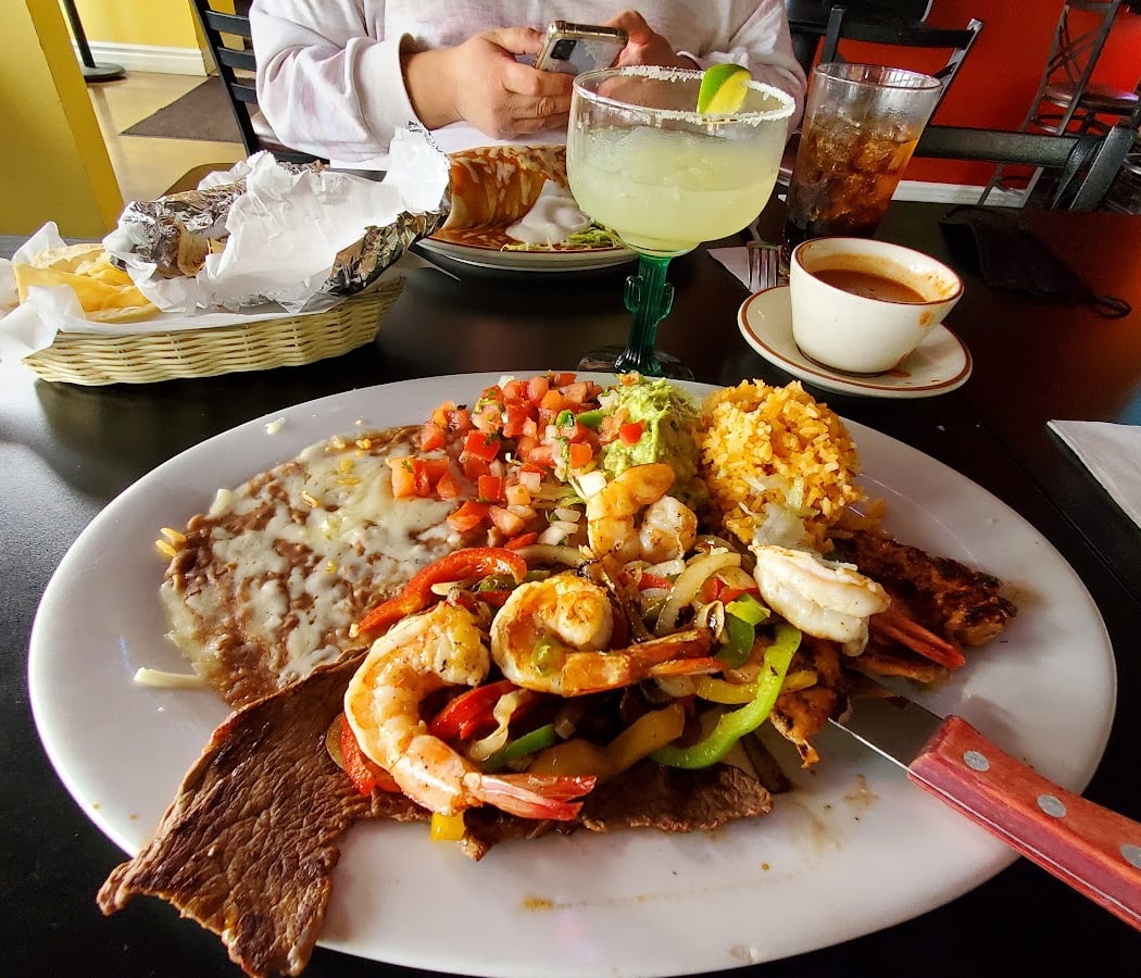 Mexico Lindo Cantina & Restaurant 2