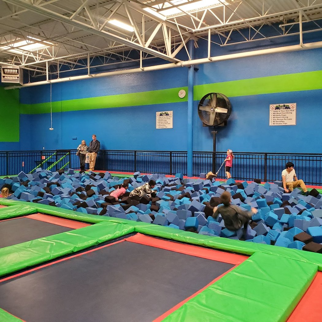Rebounderz Rohnert Park - Indoor Trampoline and Adventure Park 3