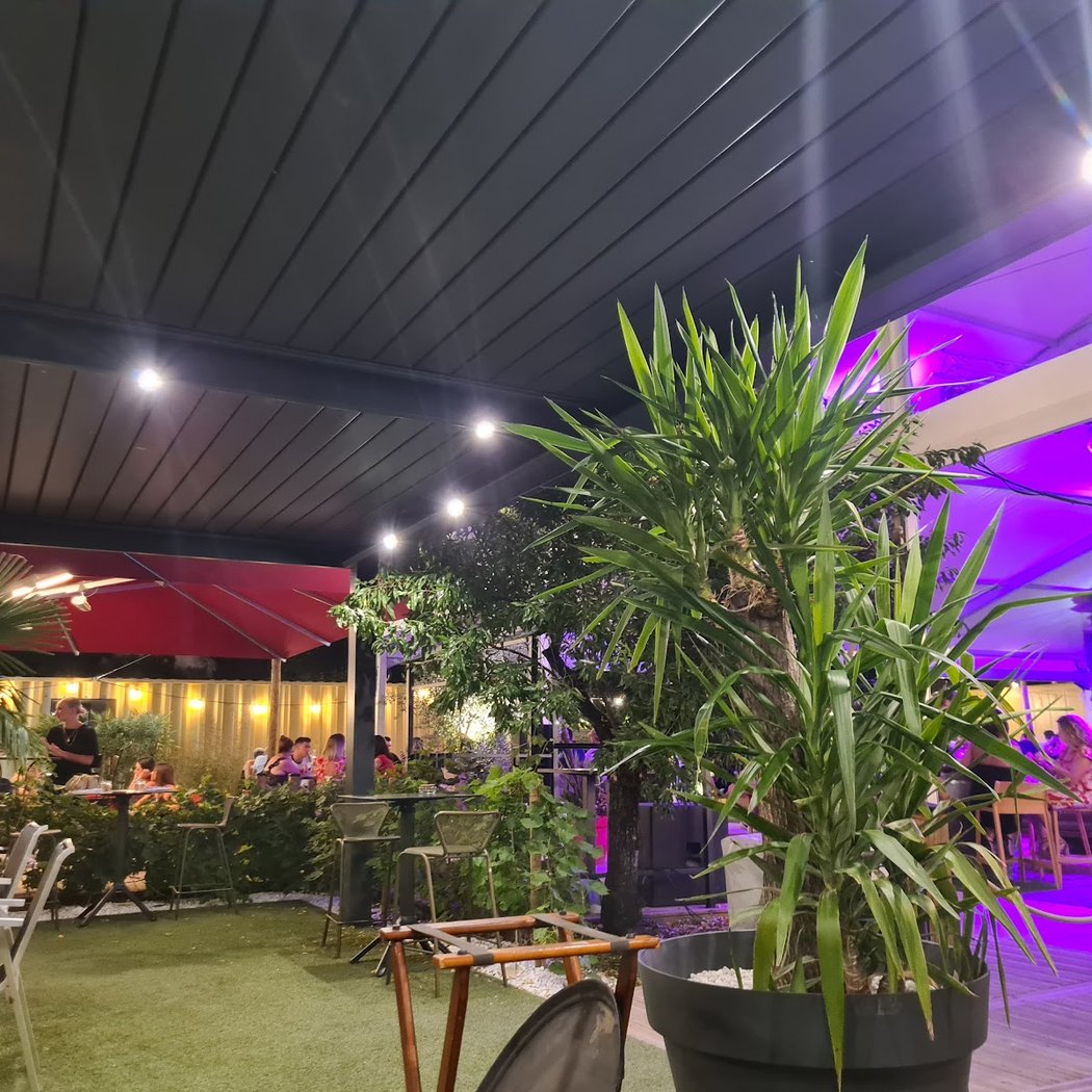 Red Garden - Restaurant à Villefranche-sur-Saône 1
