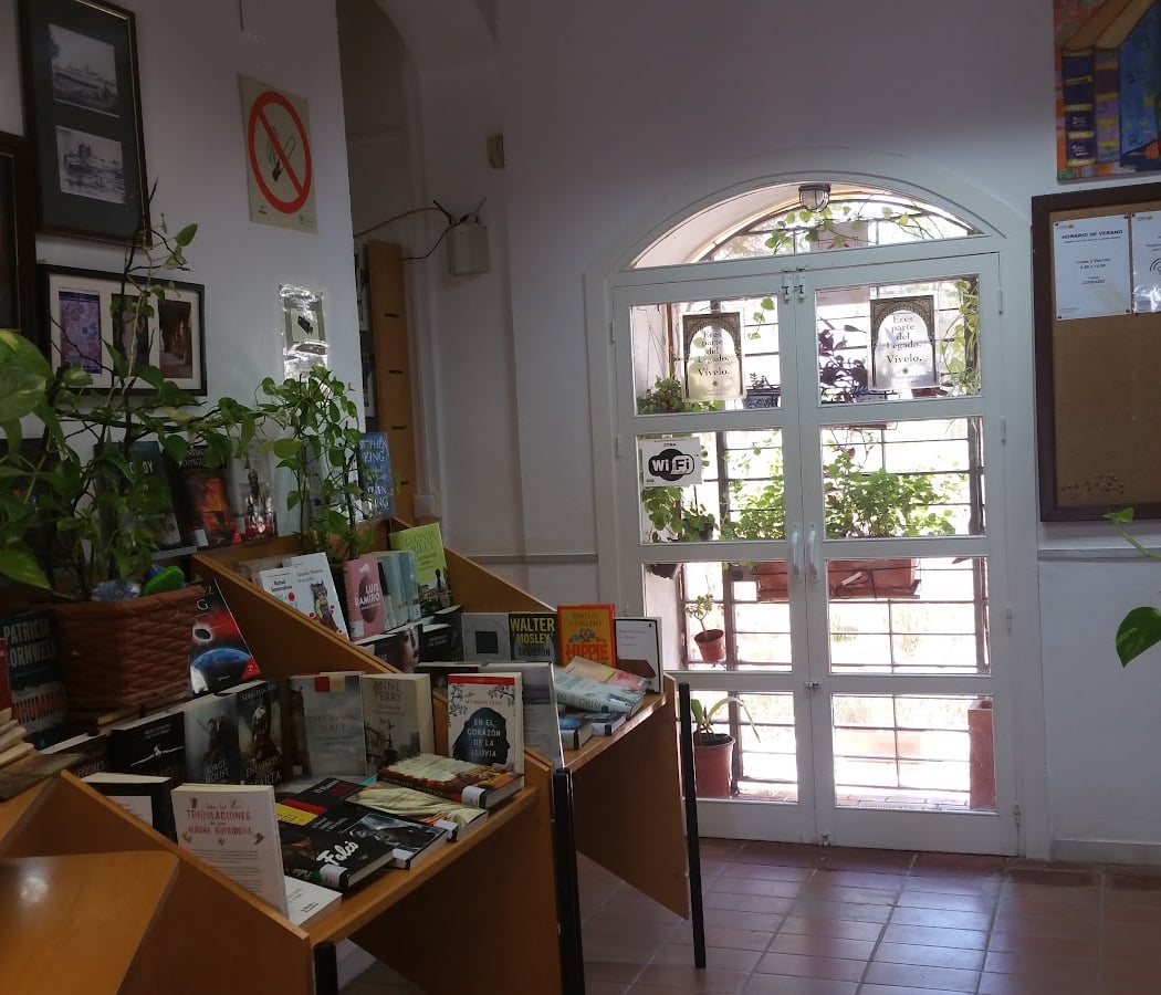 Municipal Public Library San Jerónimo 4