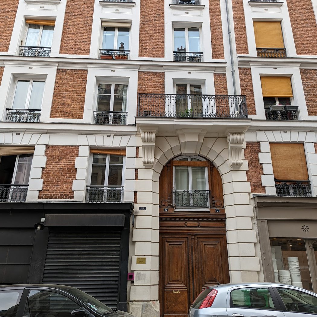 Edith Piaf Museum 2