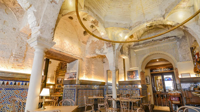 Cervecería Giralda Bar 1