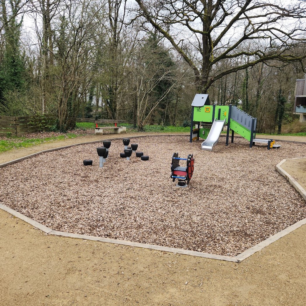 Aire de jeux 2 ans 2