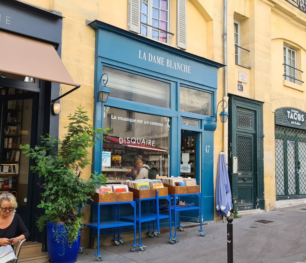 La Dame Blanche Record Shop 2