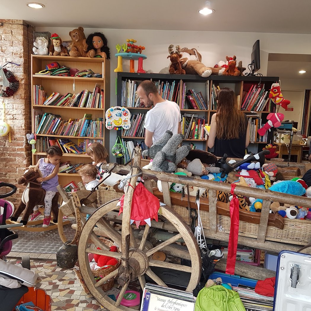Emmaüs Coup de Main, Boutique de Pantin 1