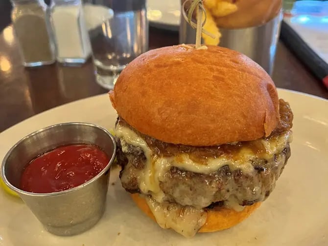 5 Napkin Burger 3