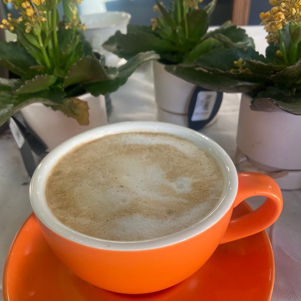 Nomi's Cafe 3
