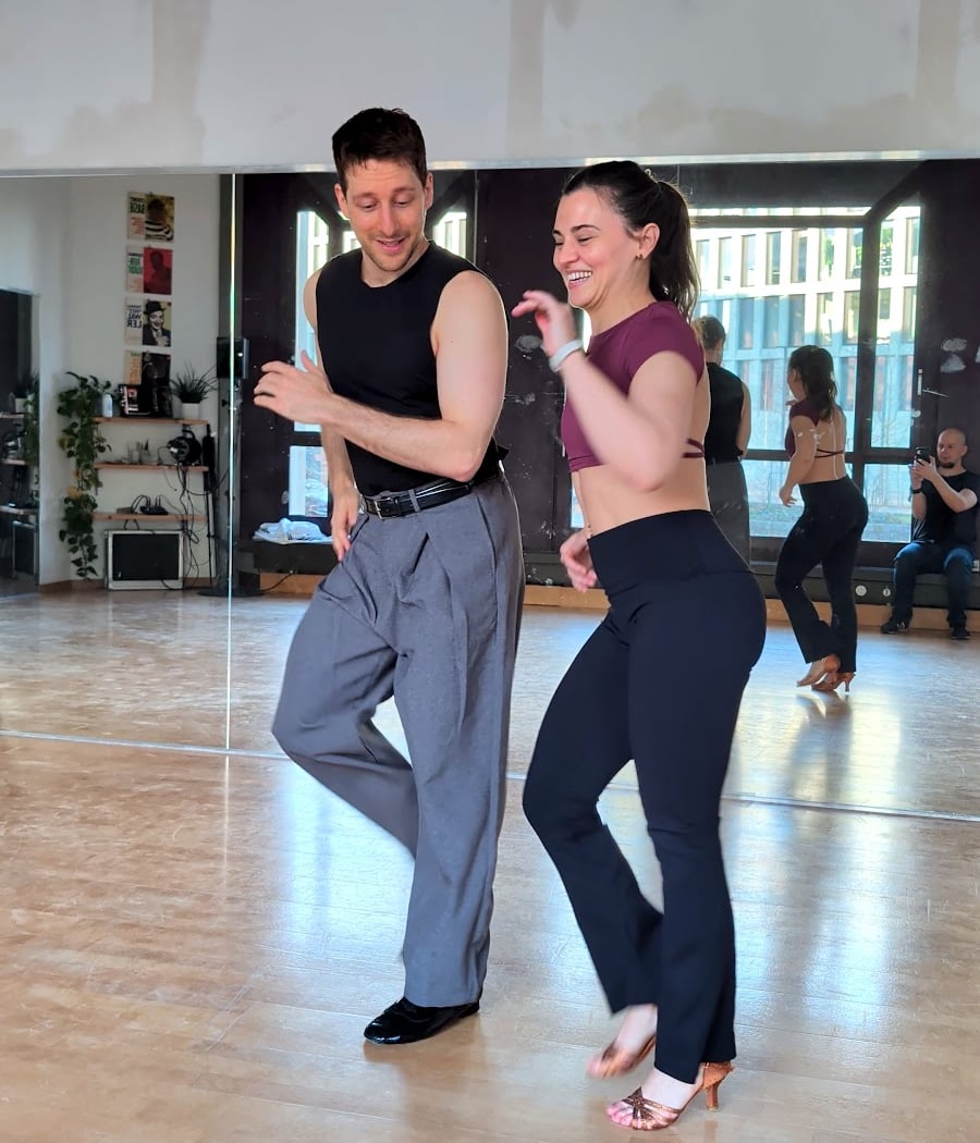 Sunday Salsa – Move, Connect & Feel the Music 1